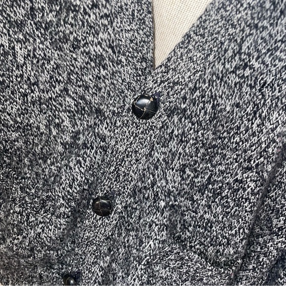 Vintage Marshall Fields 100% New Wool Scotland Gray Cardigan Sweater Size Large - Picture 8 of 14